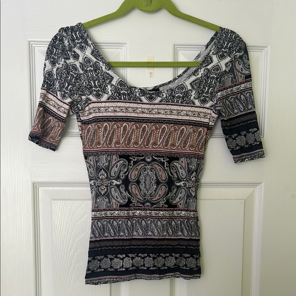 Ultra Flirt Black and White Fitted Short Sleeve Blouse